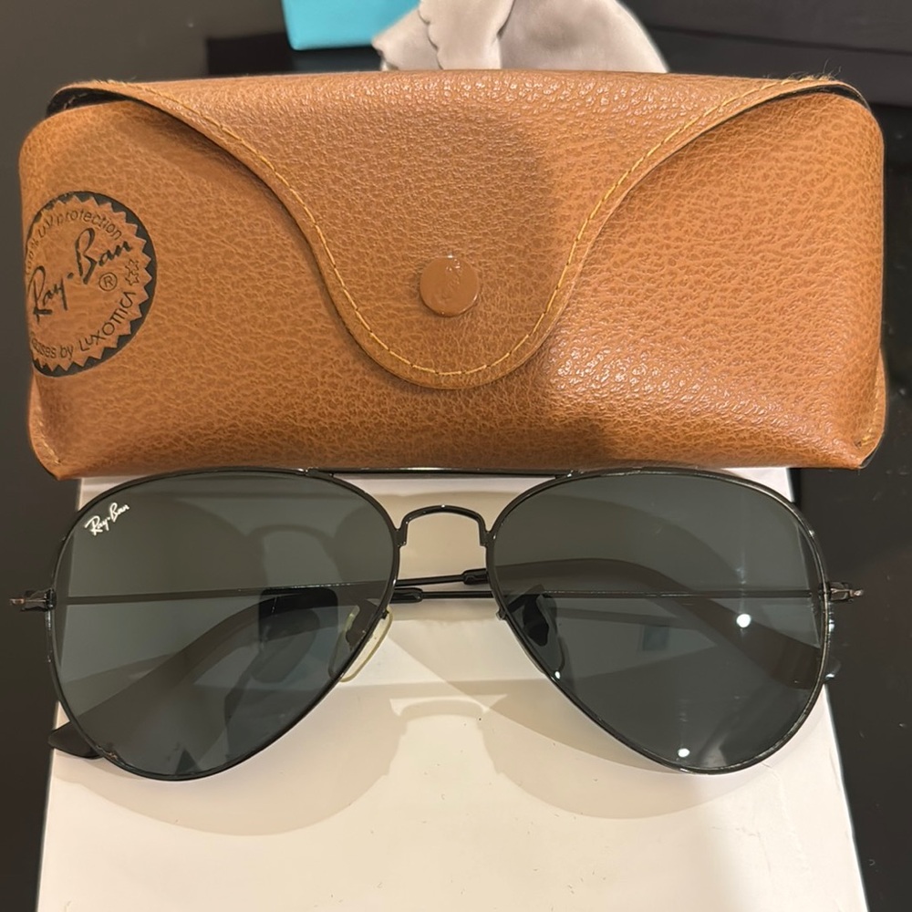 Ray-Ban Black Aviator Sunglasses
